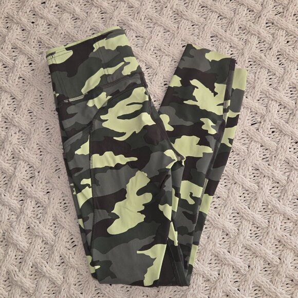 Lululemon Women's Fast Free High Rise Tight 25" Leggings Green Camo Size 4 - Picture 4 of 6
